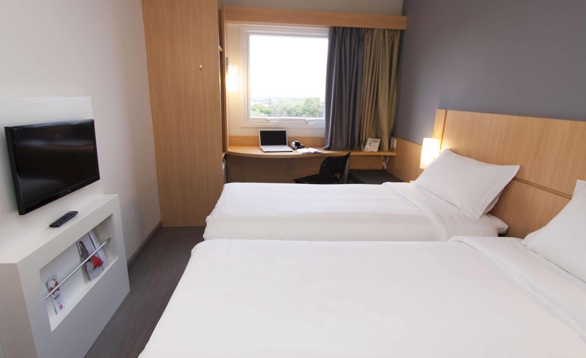 Ibis Cascavel Hotel Exterior photo