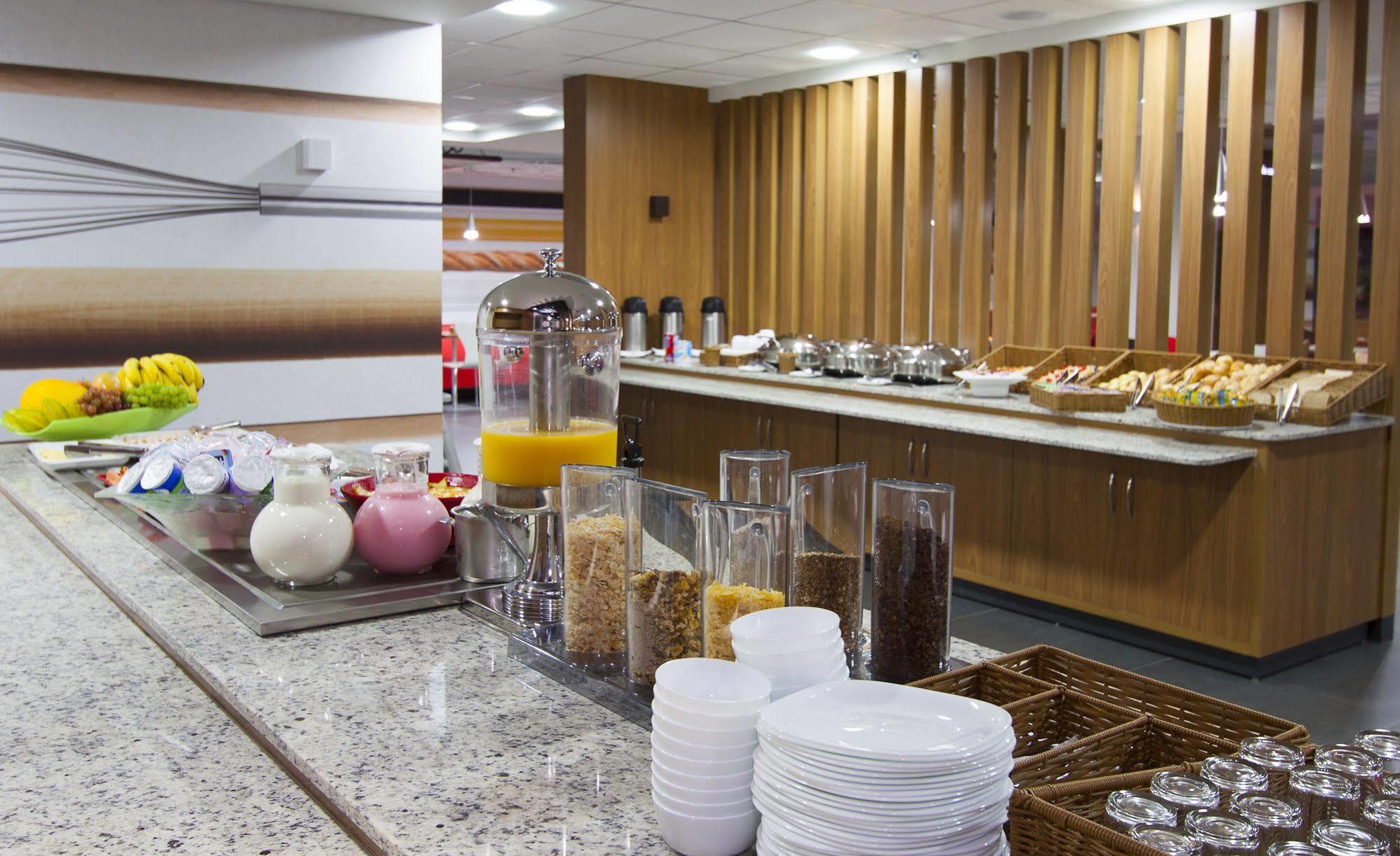 Ibis Cascavel Hotel Exterior photo